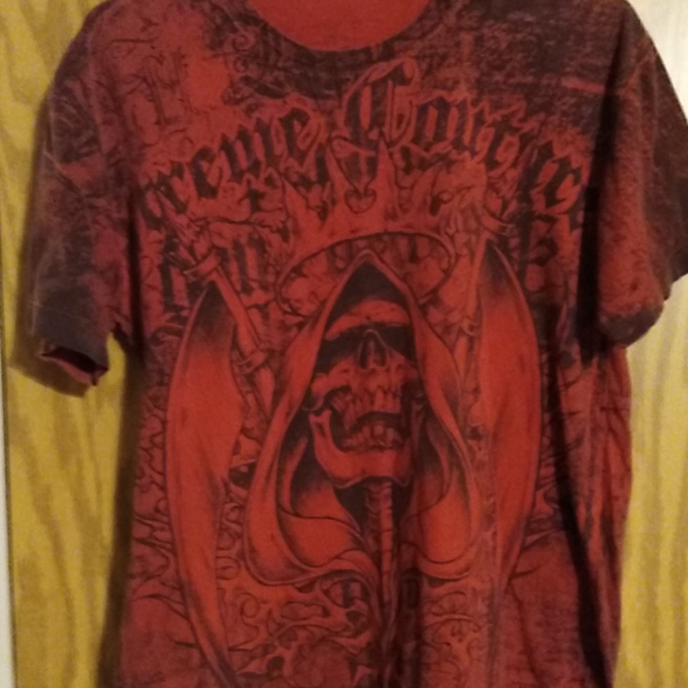 Man's tee shirt